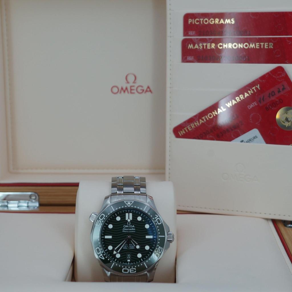 Pre-Owned Omega Seamaster Diver 210.30.42.20.10.001