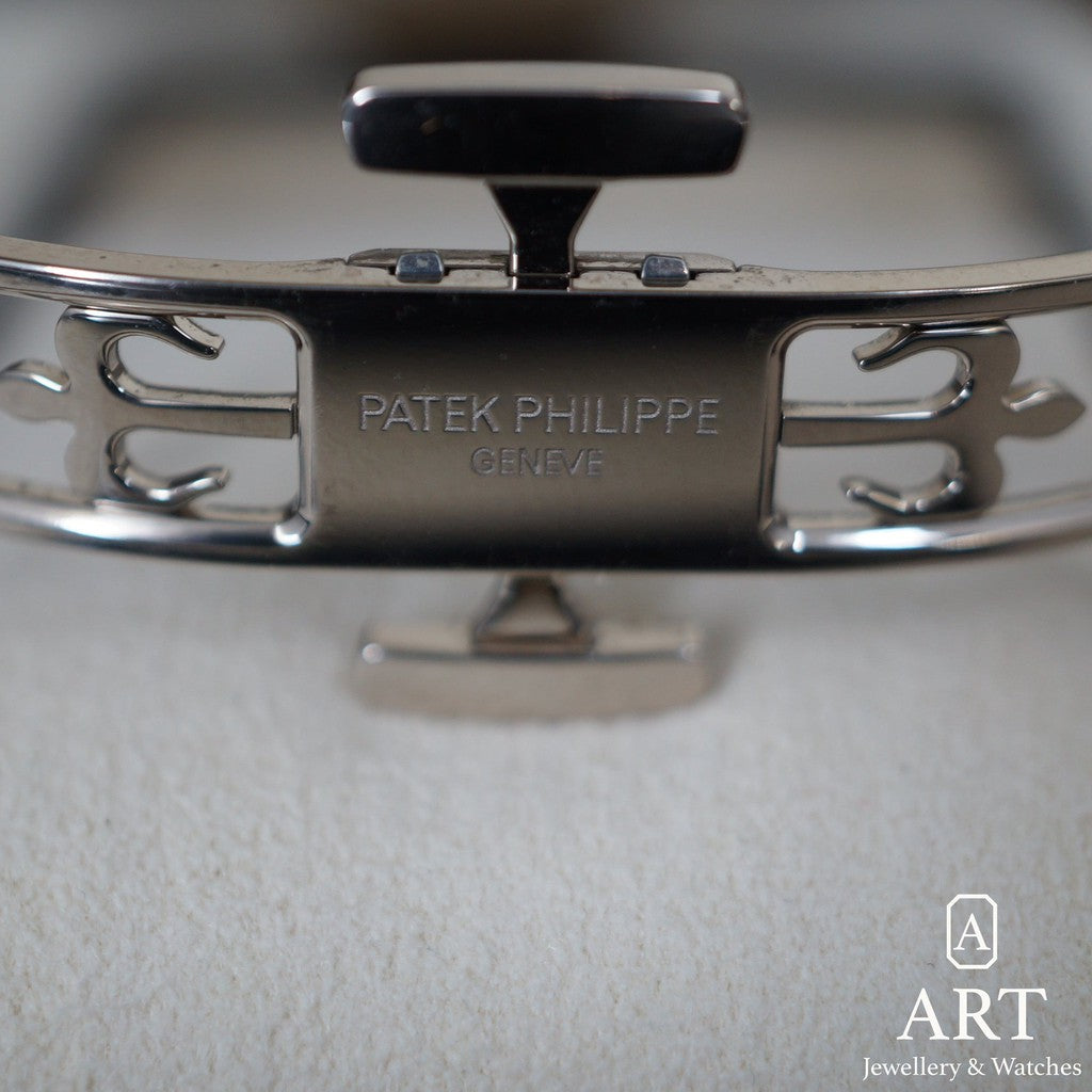 Pre-Owned Patek Philippe Nautilus 43mm 5740/1G