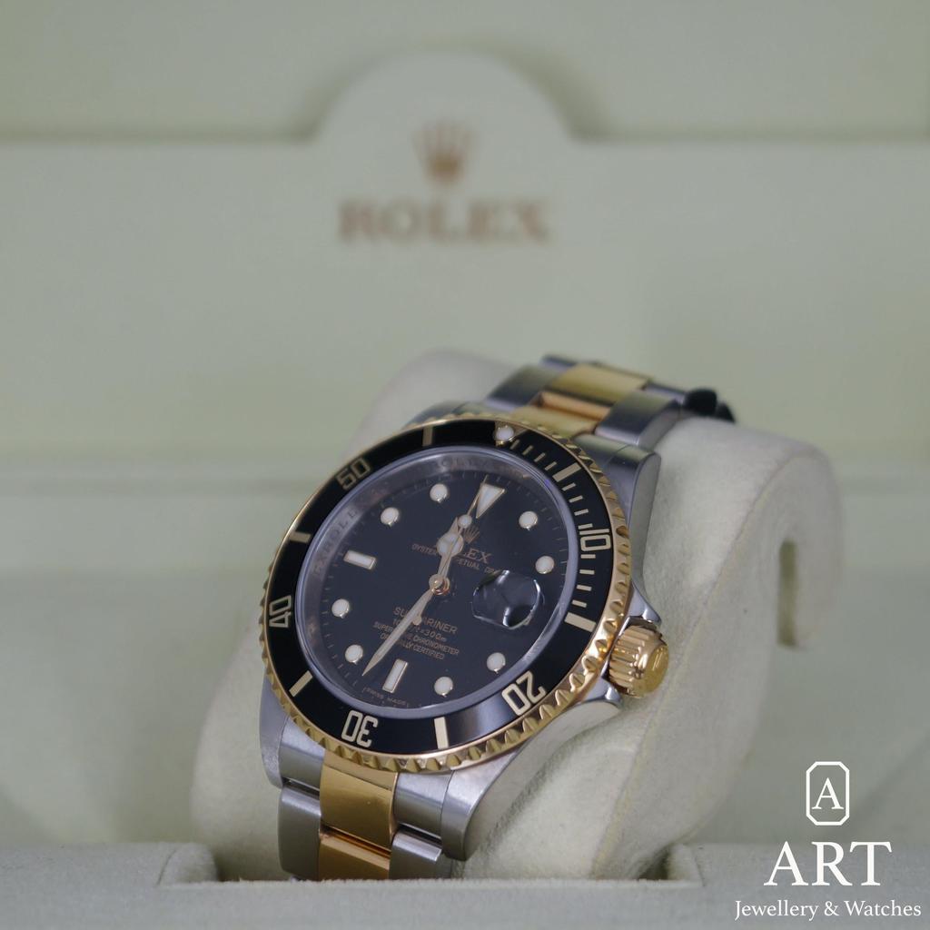 Pre-Owned Rolex Submariner Date 40mm 16610LN