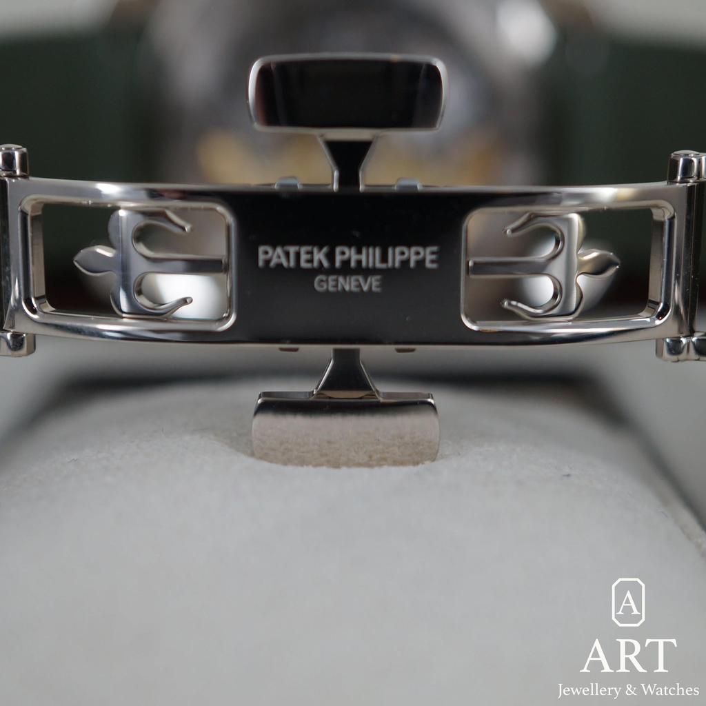 Pre-Owned Patek Philippe Aquanaut 42.2mm 5968G-010