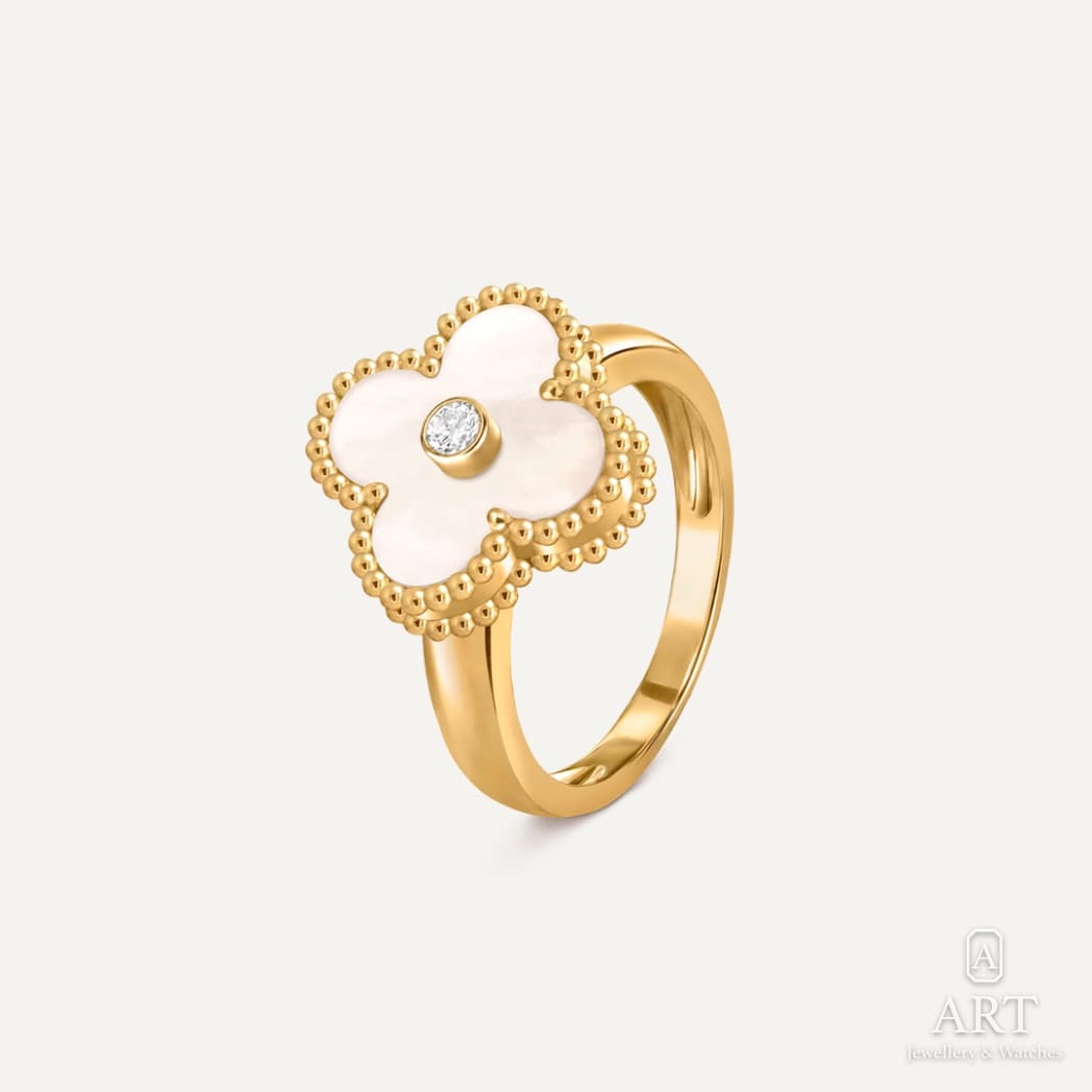 Van Cleef & Arpels Vintage Alhambra Ring, reference VCARA41100