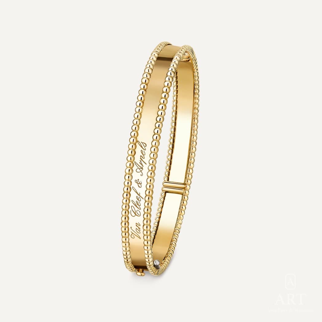 Van Cleef & Arpels Perlée Signature Bracelet, reference VCARPHVS00