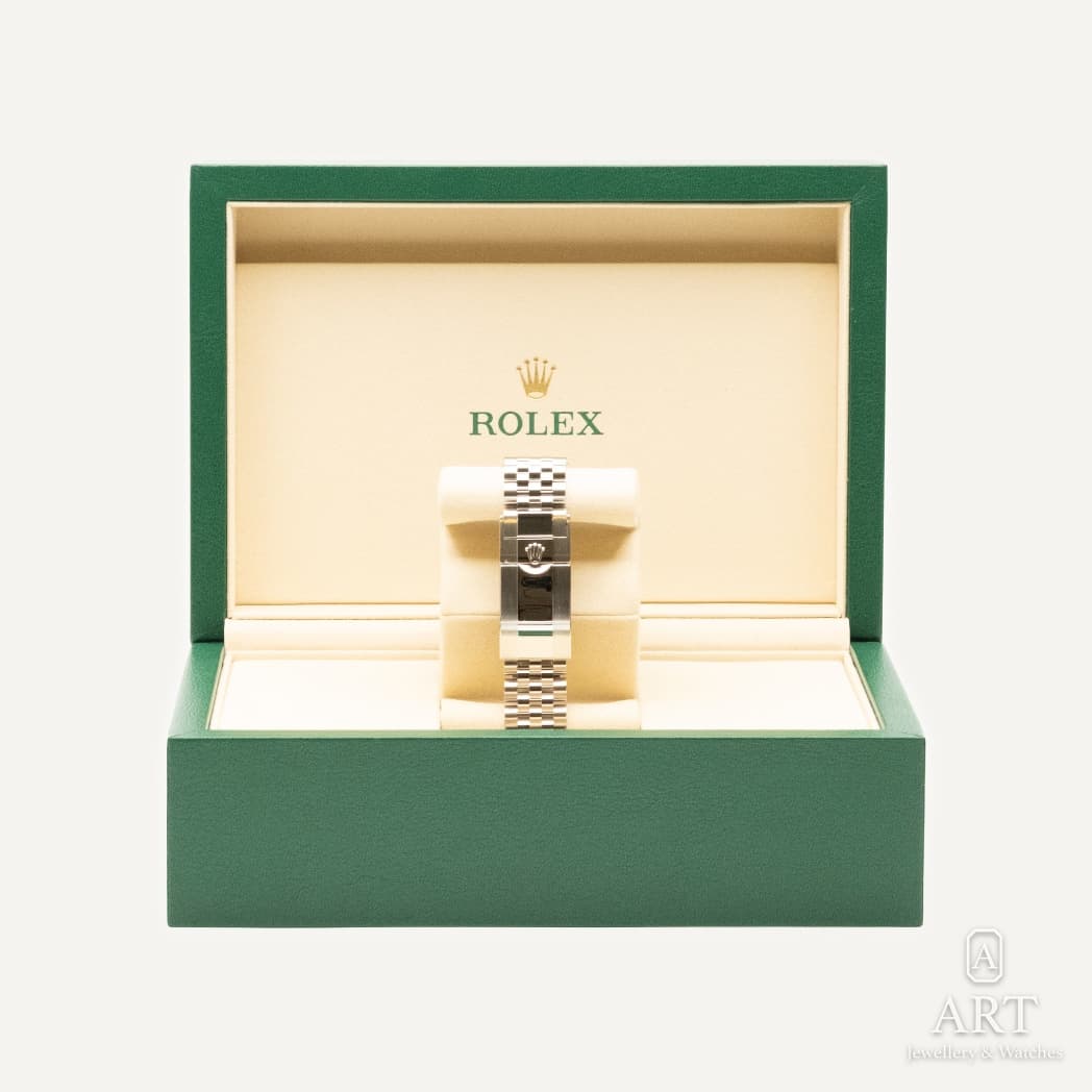 Rolex GMT-Master II "Batgirl" saati, siyah kadran, referans 126710BLNR (4)