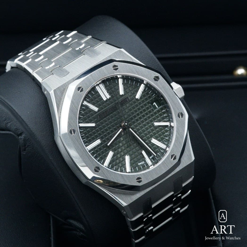 Audemars Piguet Royal Oak watch, green dial, reference 15510ST.OO.1320ST.04 (4)
