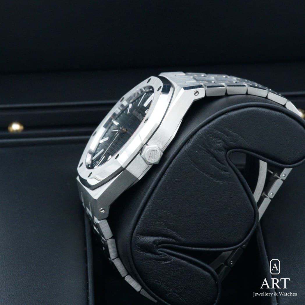 Audemars Piguet Royal Oak watch, green dial, reference 15510ST.OO.1320ST.04 (5)