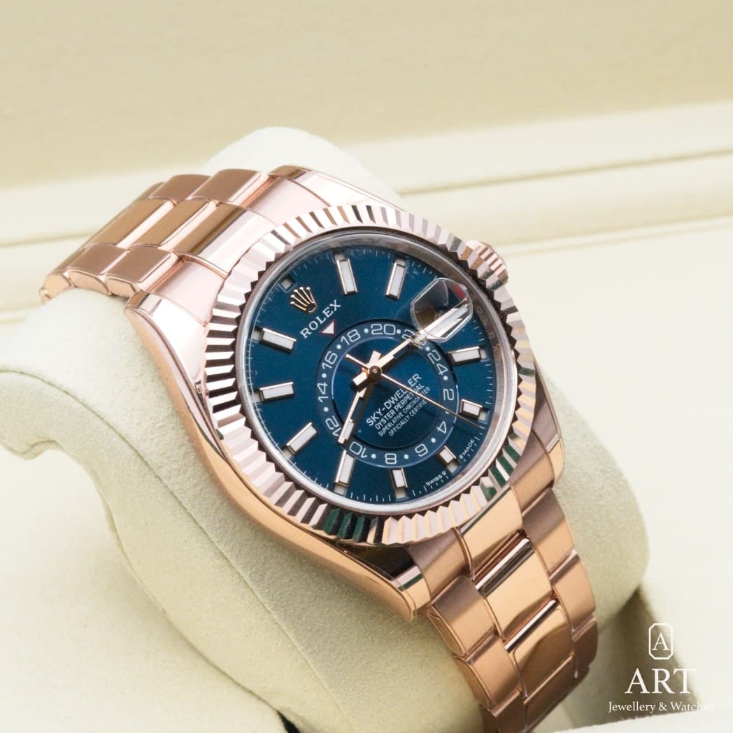 Rolex Sky-Dweller watch, blue dial, reference 336935 (5)