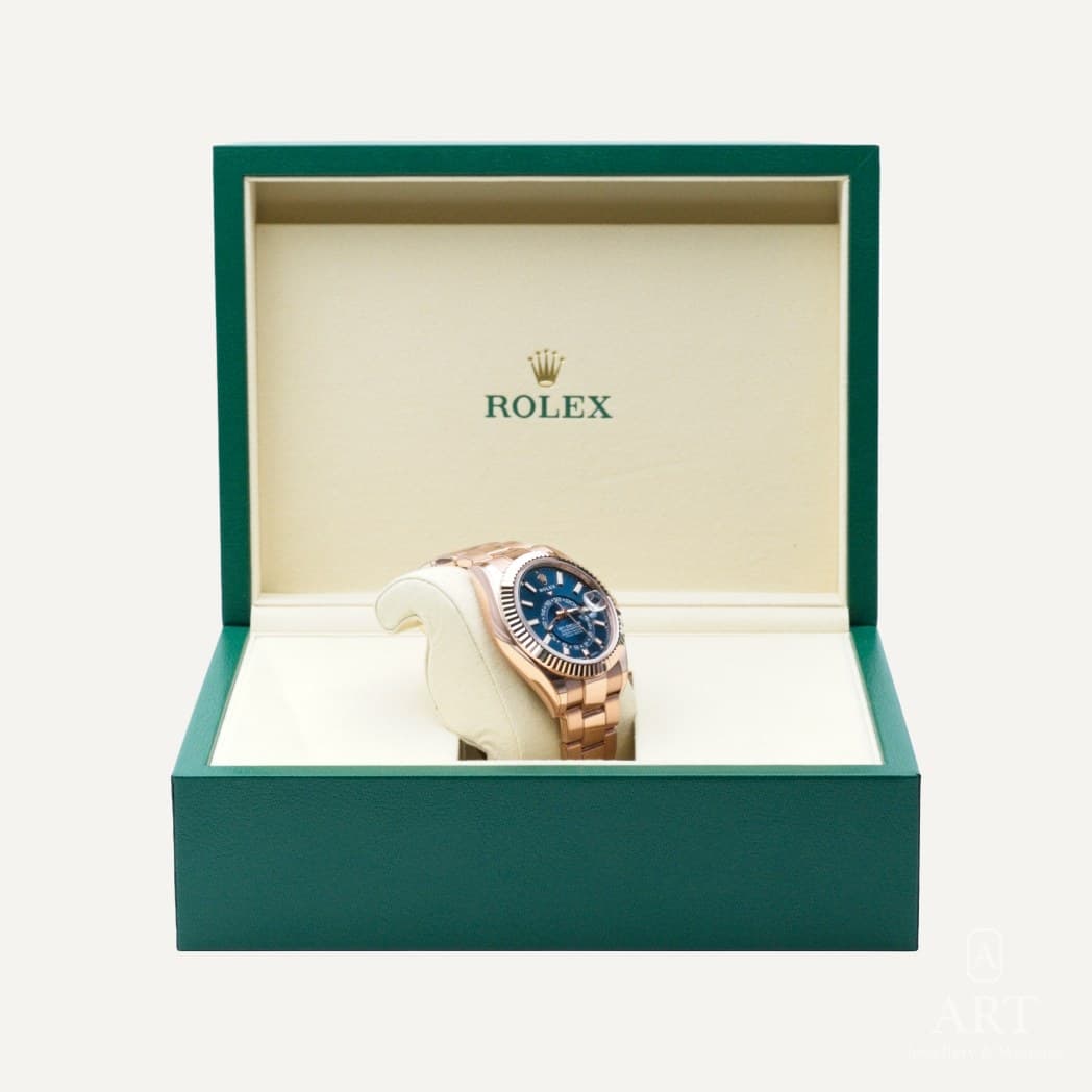 Rolex Sky-Dweller watch, blue dial, reference 336935 (3)