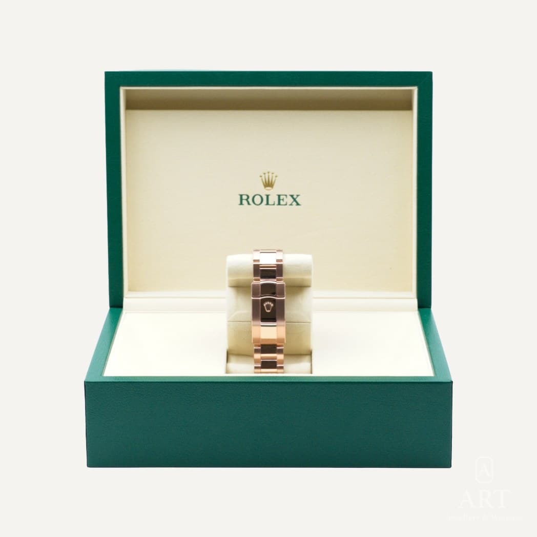 Rolex Sky-Dweller watch, blue dial, reference 336935 (4)