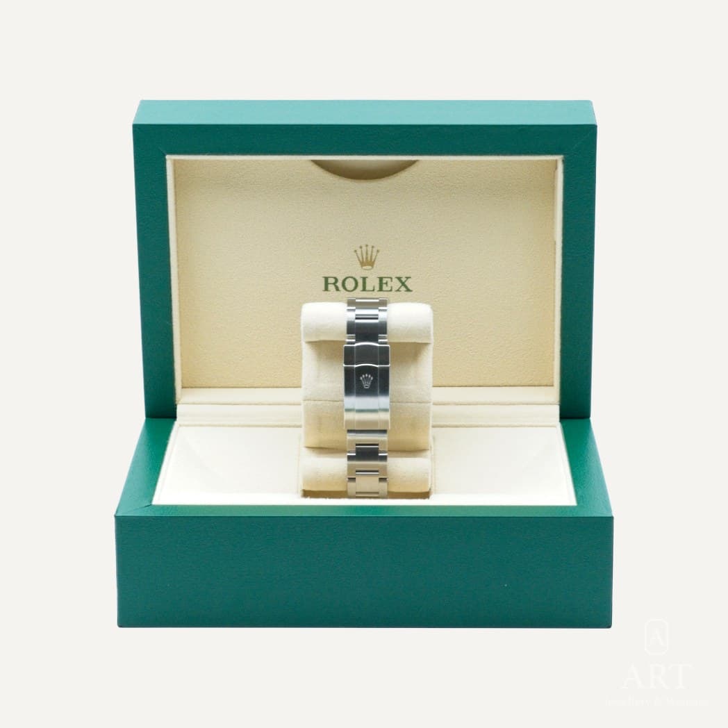Rolex Oyster Perpetual watch, silver dial, reference 126000 (4)