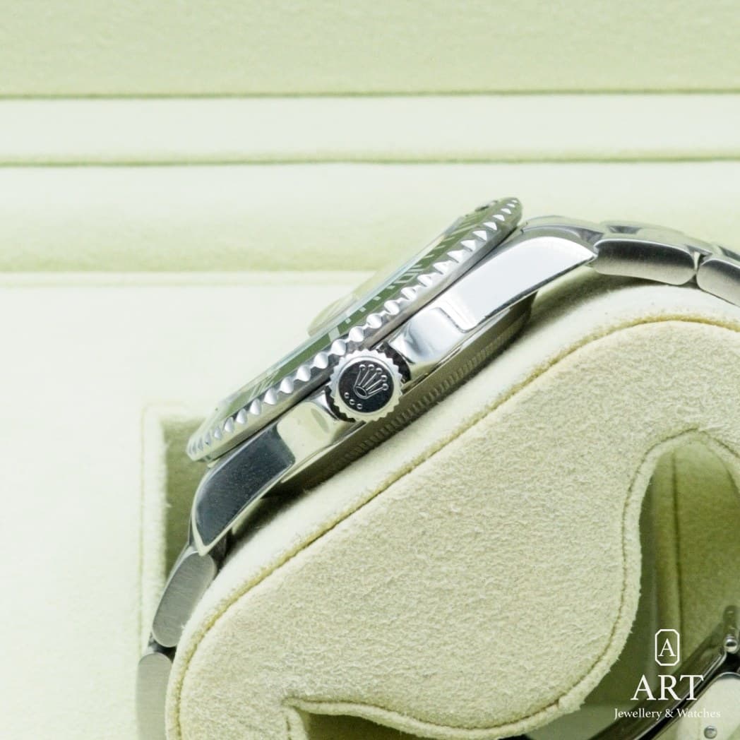 Rolex Submariner "Kermit" saati, siyah kadran, referans 16610LV (6)