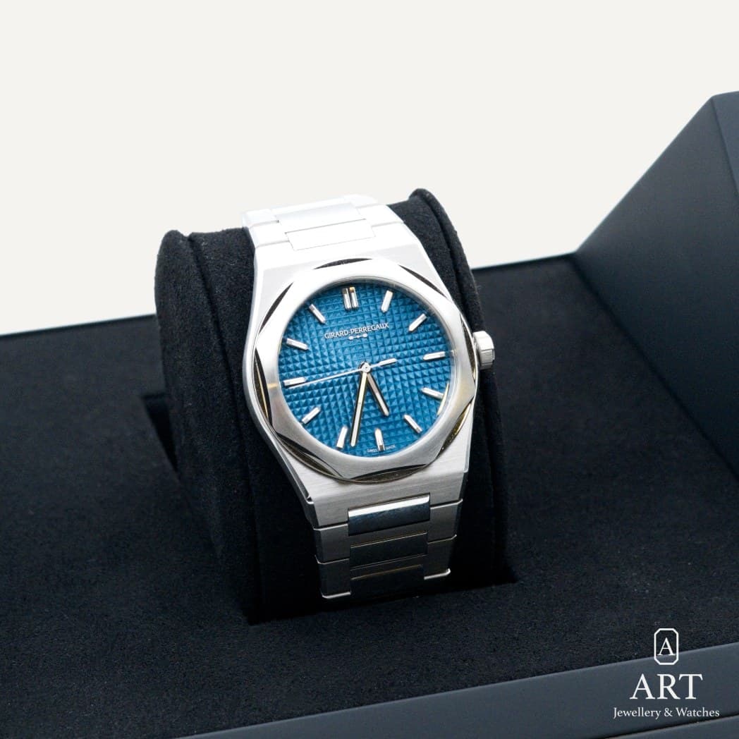 Girard-Perregaux Laureato Fifty watch, blue dial, reference 81008-11-3530-1CM (5)