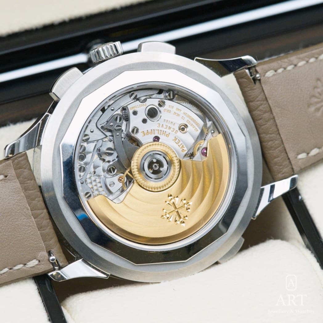 Patek Philippe Complications World Time Flyback Chronograph saati, somon kadran, referans 5935A-001 (6)