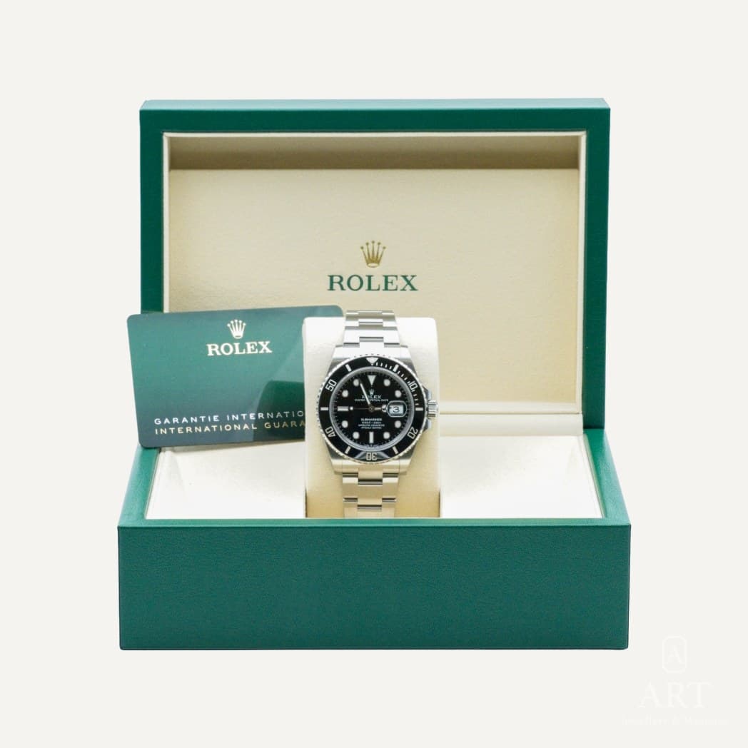 Rolex Submariner watch, black dial, reference 126610LN (2)