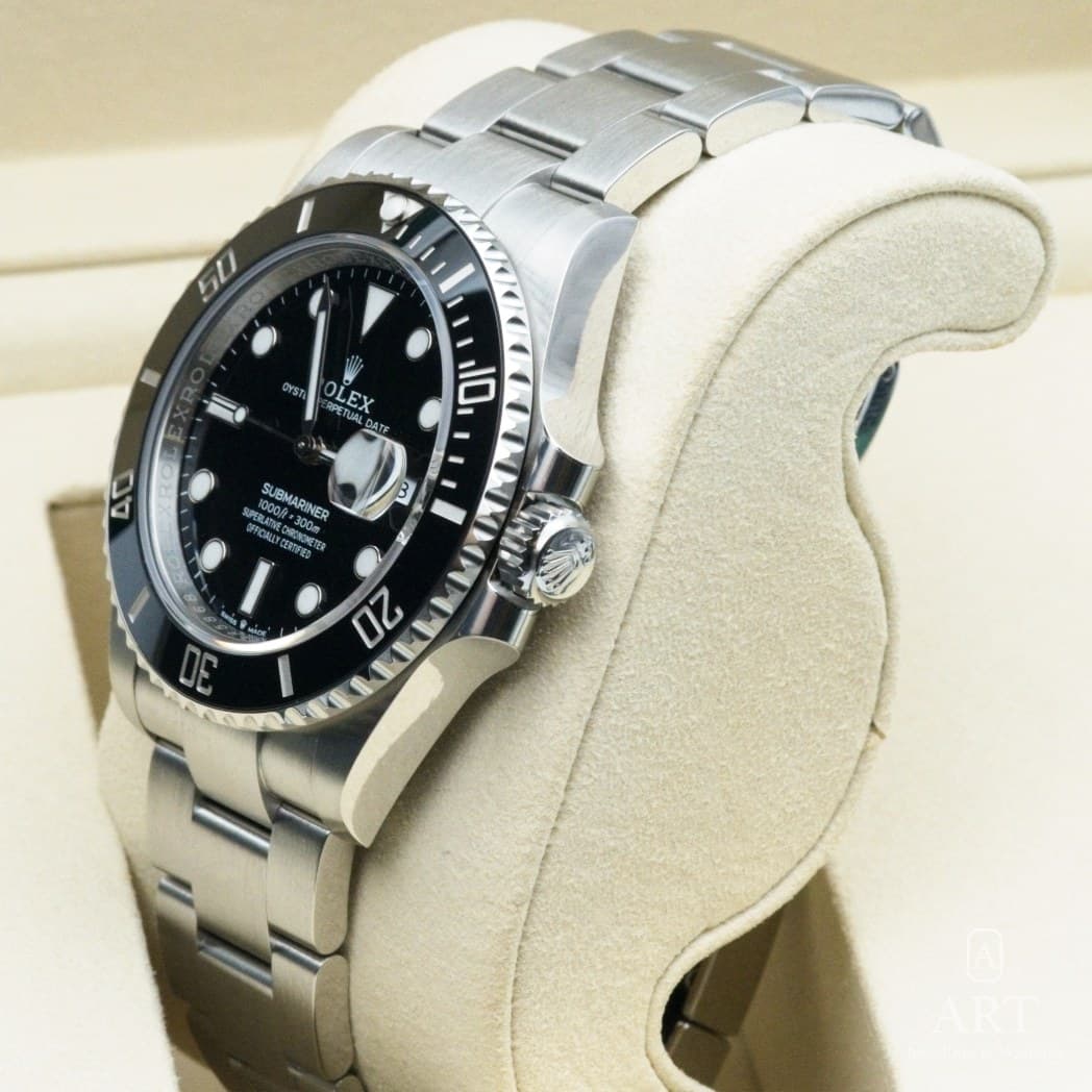 Rolex Submariner watch, black dial, reference 126610LN (6)