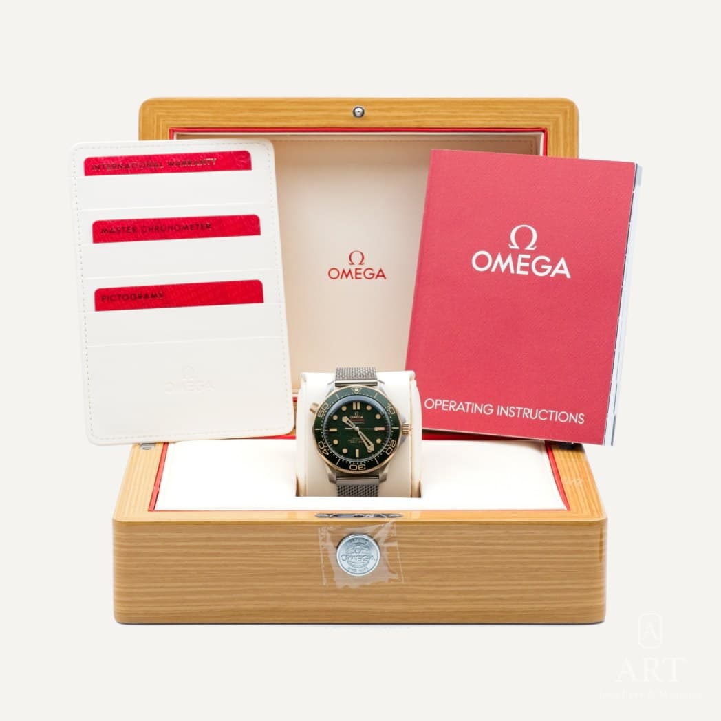 Omega Seamaster Diver 300M watch, green dial, reference 210.90.42.20.10.001 (2)