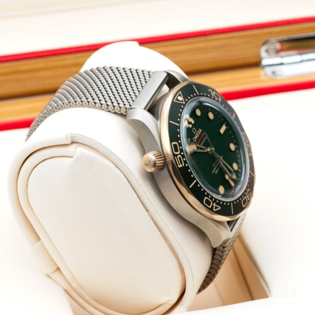 Omega Seamaster Diver 300M watch, green dial, reference 210.90.42.20.10.001 (7)
