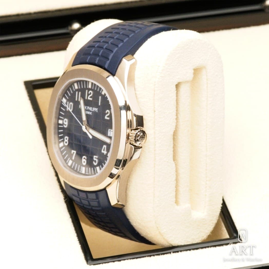 Patek Philippe Aquanaut watch, blue dial, reference 5168G-001 (7)
