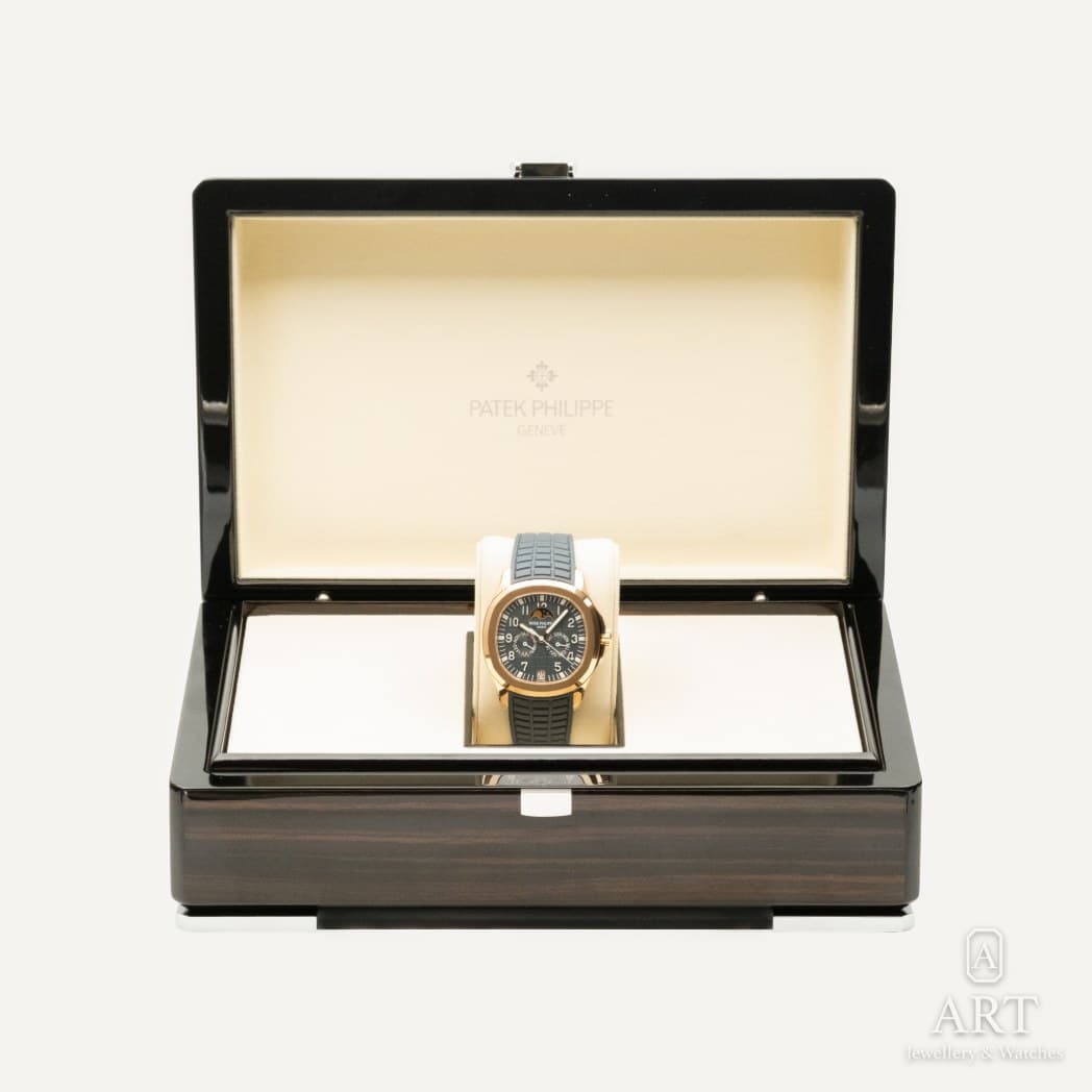 Patek Philippe Aquanaut Luce Annual Calendar watch, blue dial, reference 5261R-001 (2)