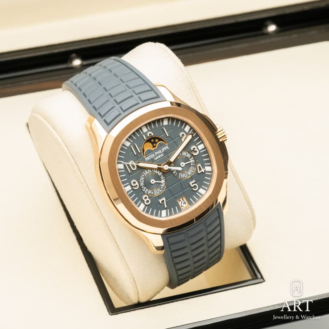 Patek Philippe Aquanaut Luce Annual Calendar watch, blue dial, reference 5261R-001 (6)