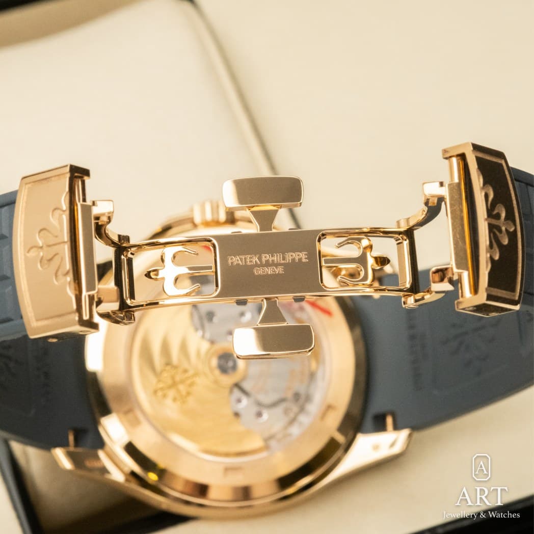 Patek Philippe Aquanaut Luce Annual Calendar watch, blue dial, reference 5261R-001 (8)