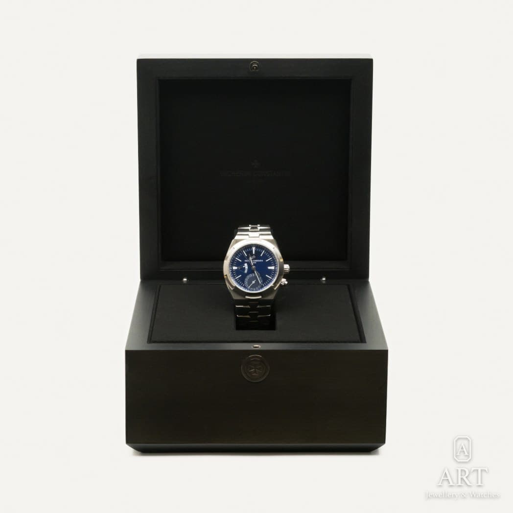 Vacheron Constantin Overseas Dual Time watch, blue dial, reference 7920V/210A-B334 (2)