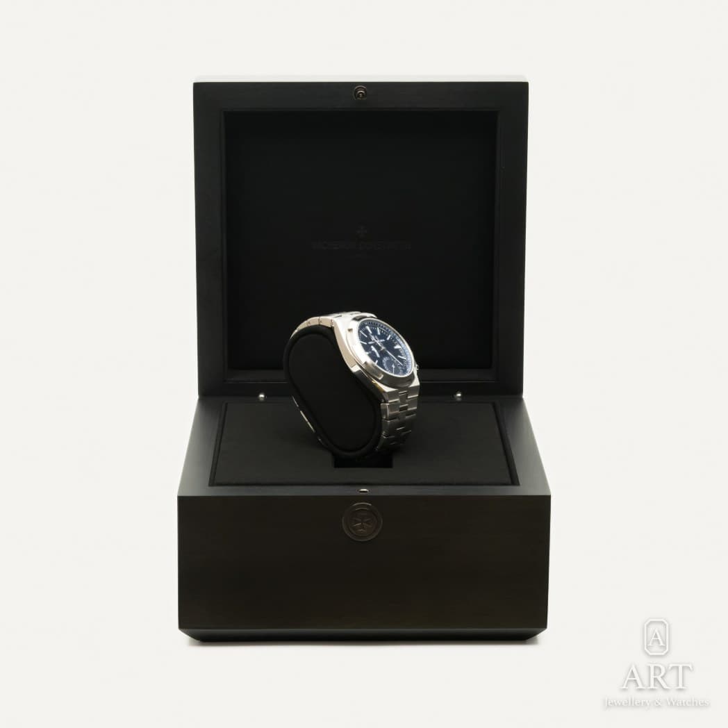 Vacheron Constantin Overseas Dual Time watch, blue dial, reference 7920V/210A-B334 (3)
