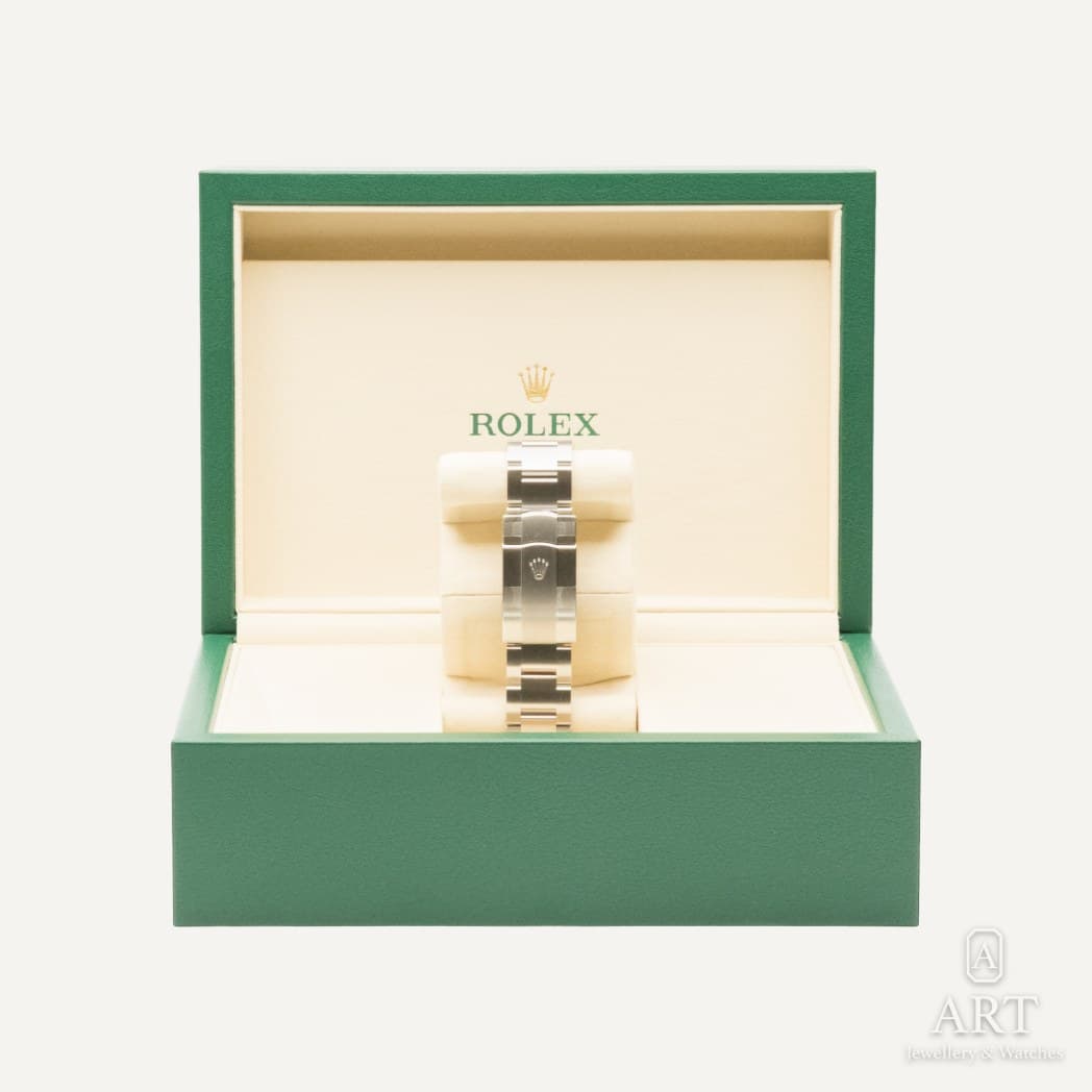Rolex Oyster Perpetual watch, black dial, reference 134300 (4)