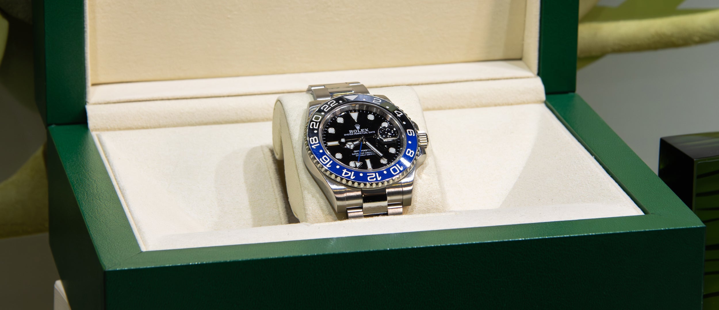 Where Can I Inspect a Luxury Watch in Person Before Purchasing in Istanbul?