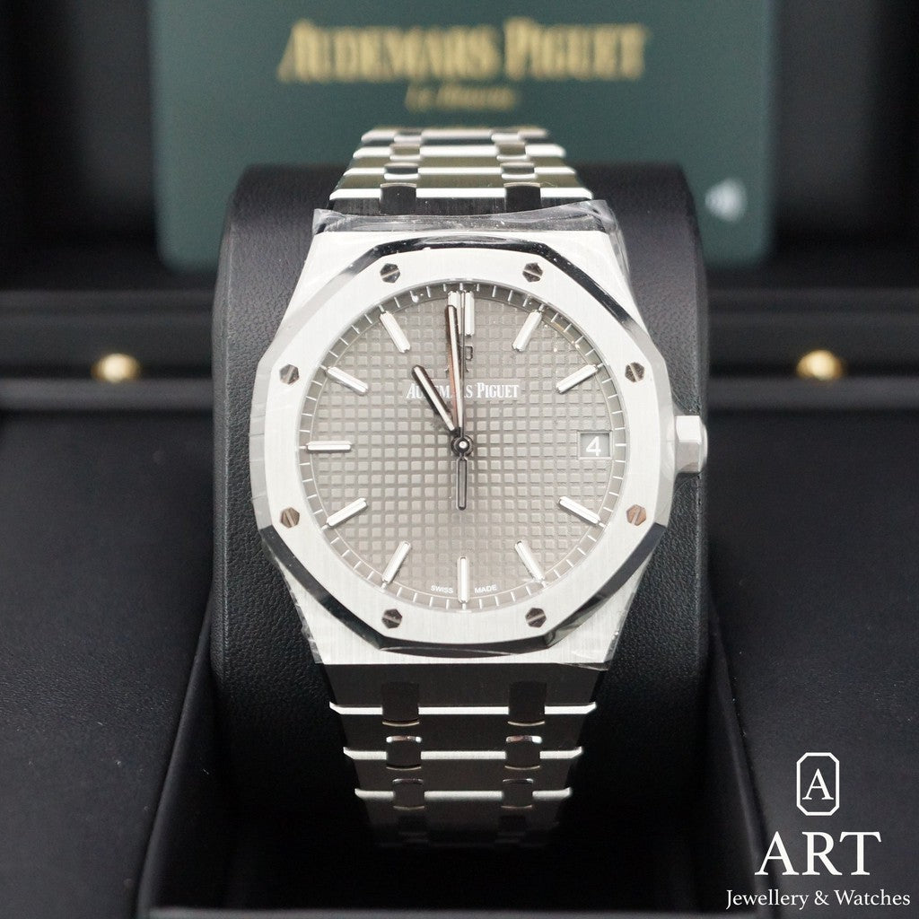 Pre-Owned Audemars Piguet Royal Oak 41mm 15500ST