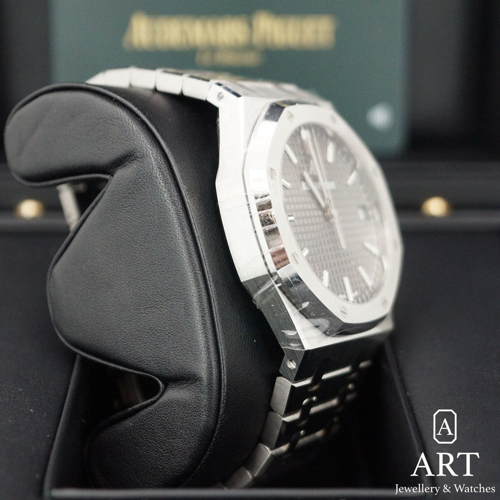 Pre-Owned Audemars Piguet Royal Oak 41mm 15500ST