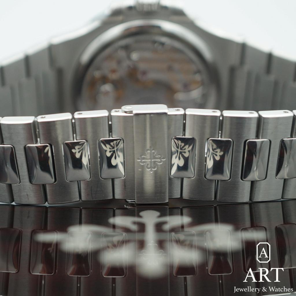 Pre-Owned Patek Philippe Nautilus 40mm 5712/1A