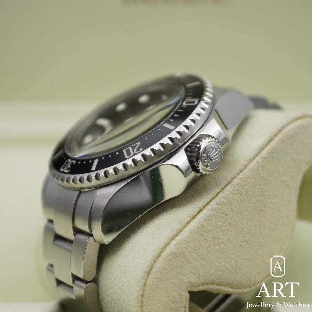 Pre-Owned Rolex Sea-Dweller 44mm 116660