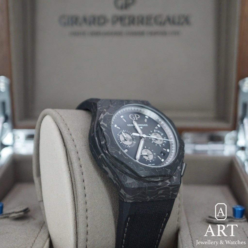 New Girard-Perregaux Laureato 44mm 81060-41-322-21CX