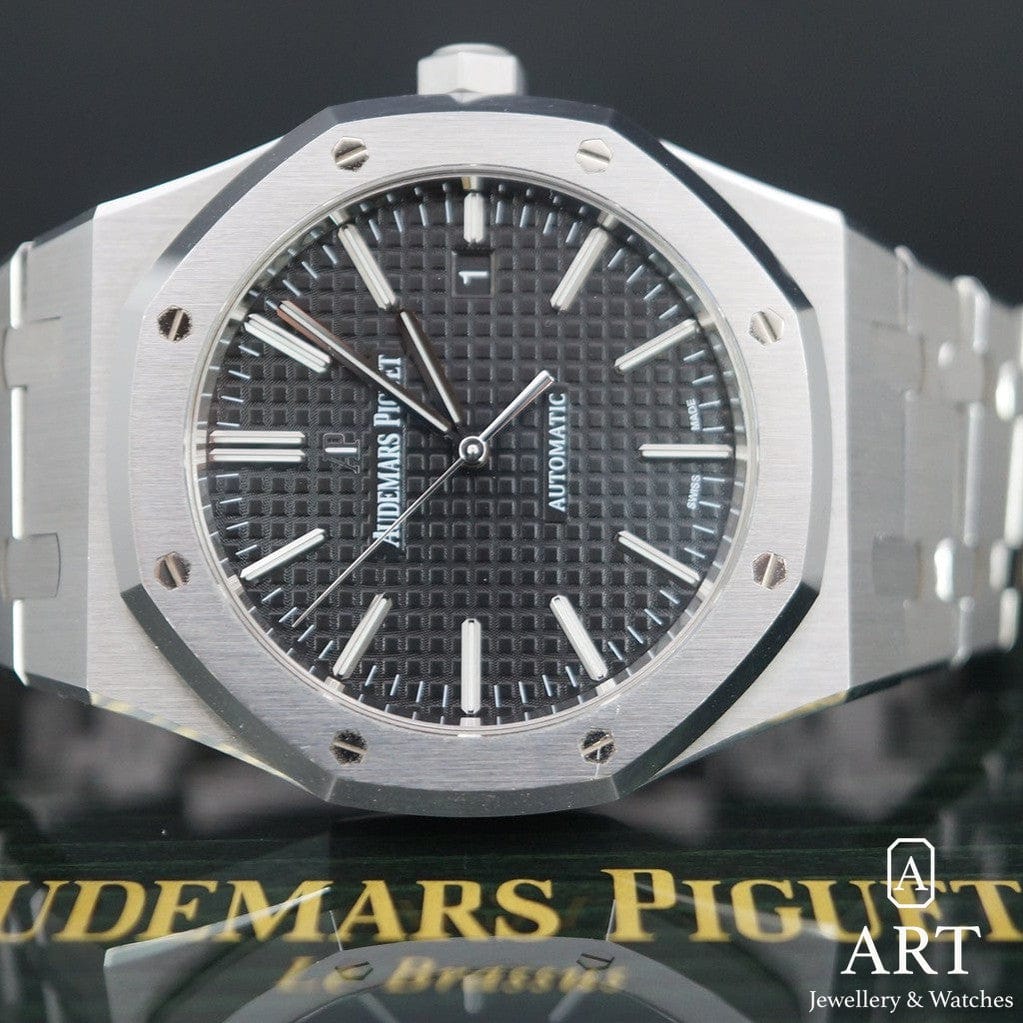 Pre-Owned Audemars Piguet Royal Oak 15400ST.OO.1220ST.01