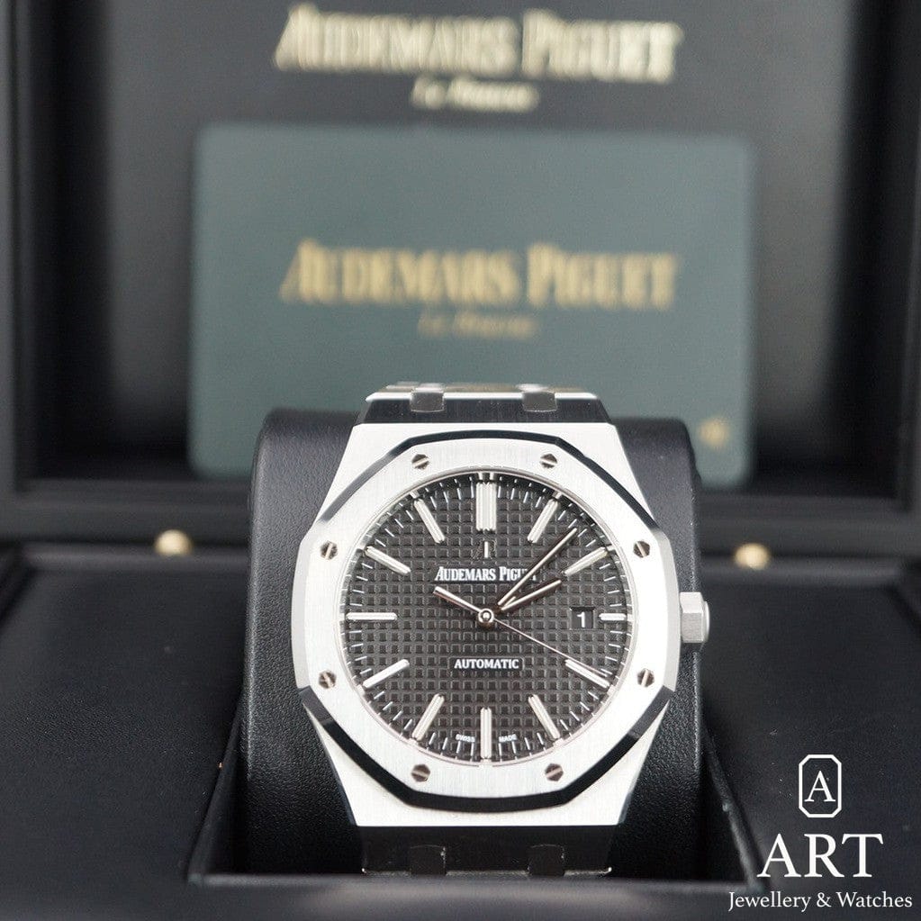 Pre-Owned Audemars Piguet Royal Oak 15400ST.OO.1220ST.01