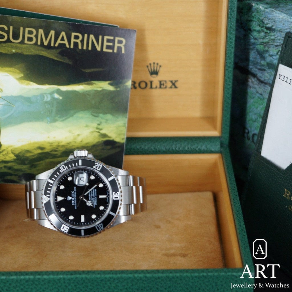 Pre-Owned Rolex Submariner Date 40mm 16610